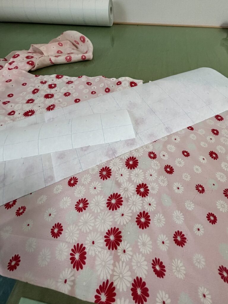小さなかわいい端切れを使います。